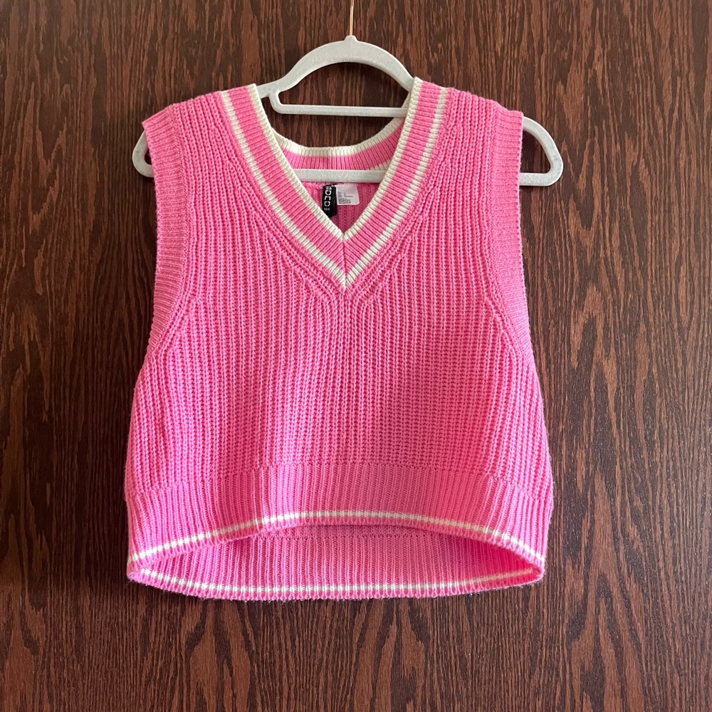 h&m sweater vest, size medium